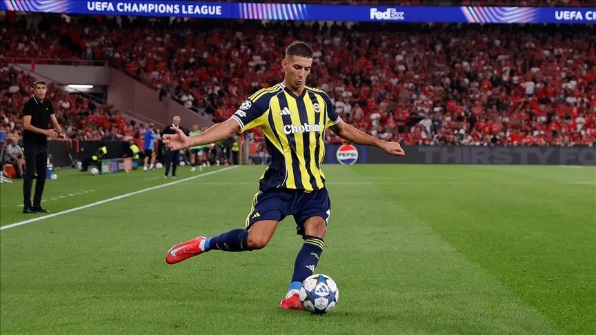 Fenerbahçe’ye Mert Müldür’den kötü haber