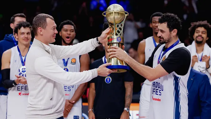 Anadolu Efes Moskova'da kupaya uzandı