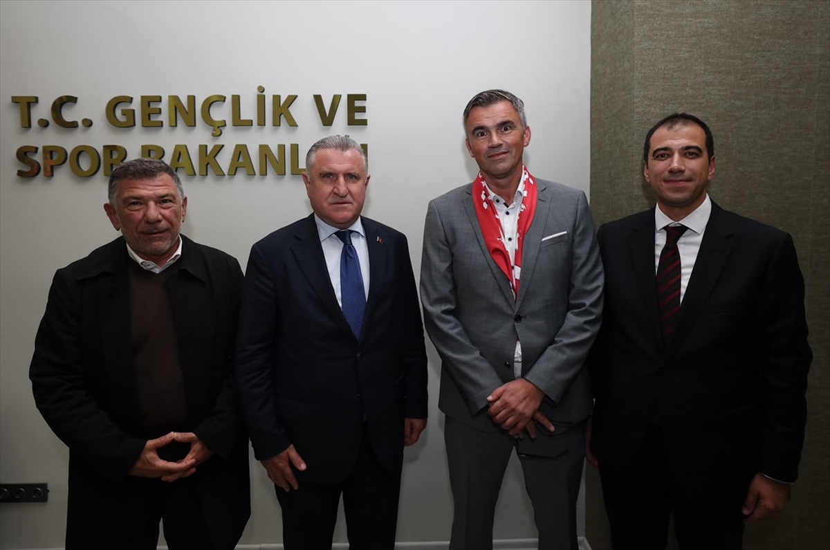 Bakan Osman Aşkın Bak, Avrupa Okul Sporları Federasyonu heyetiyle görüştü