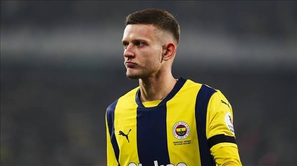 Rennes forması giyen Szymanski yeniden transfer gündeminde