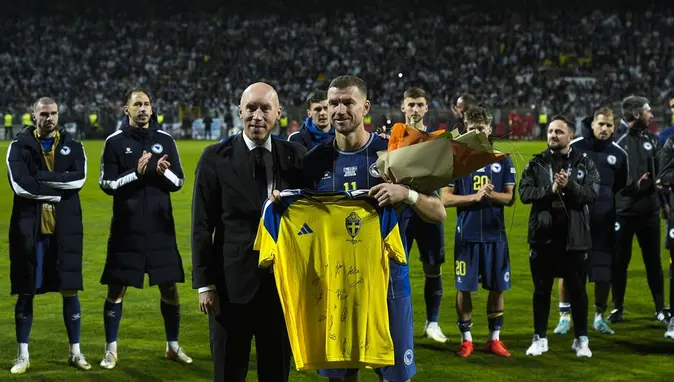 152 maç, 73 gol: Edin Dzeko milli takıma veda etti