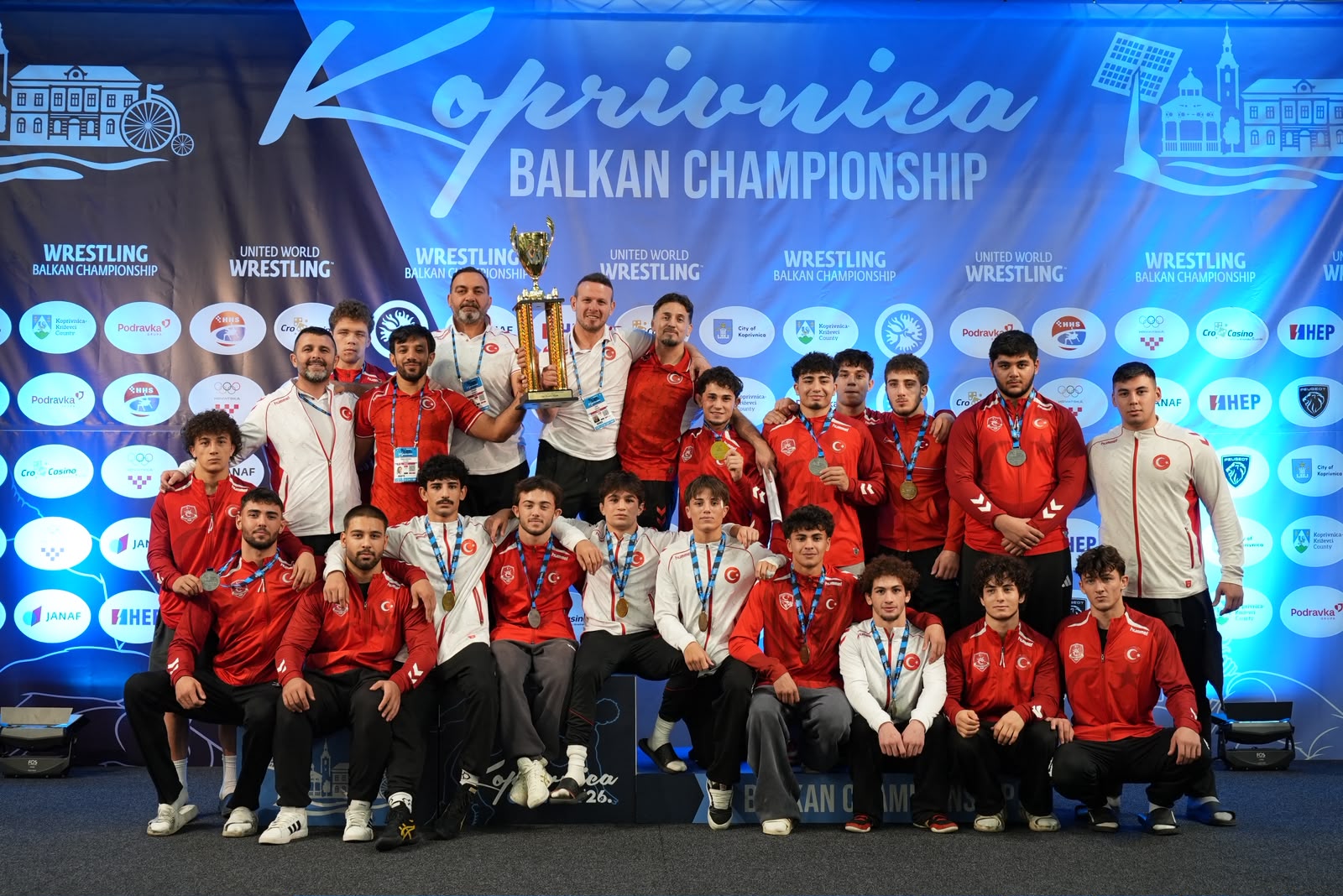 Türk güreşçiler Koprivnica’da üç yaş grubunda zirvede