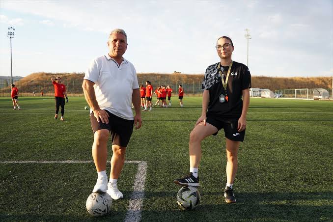 Tekirdağ’da Baba-Kız Kadın Futbol Takımını Birlikte Çalıştırıyor