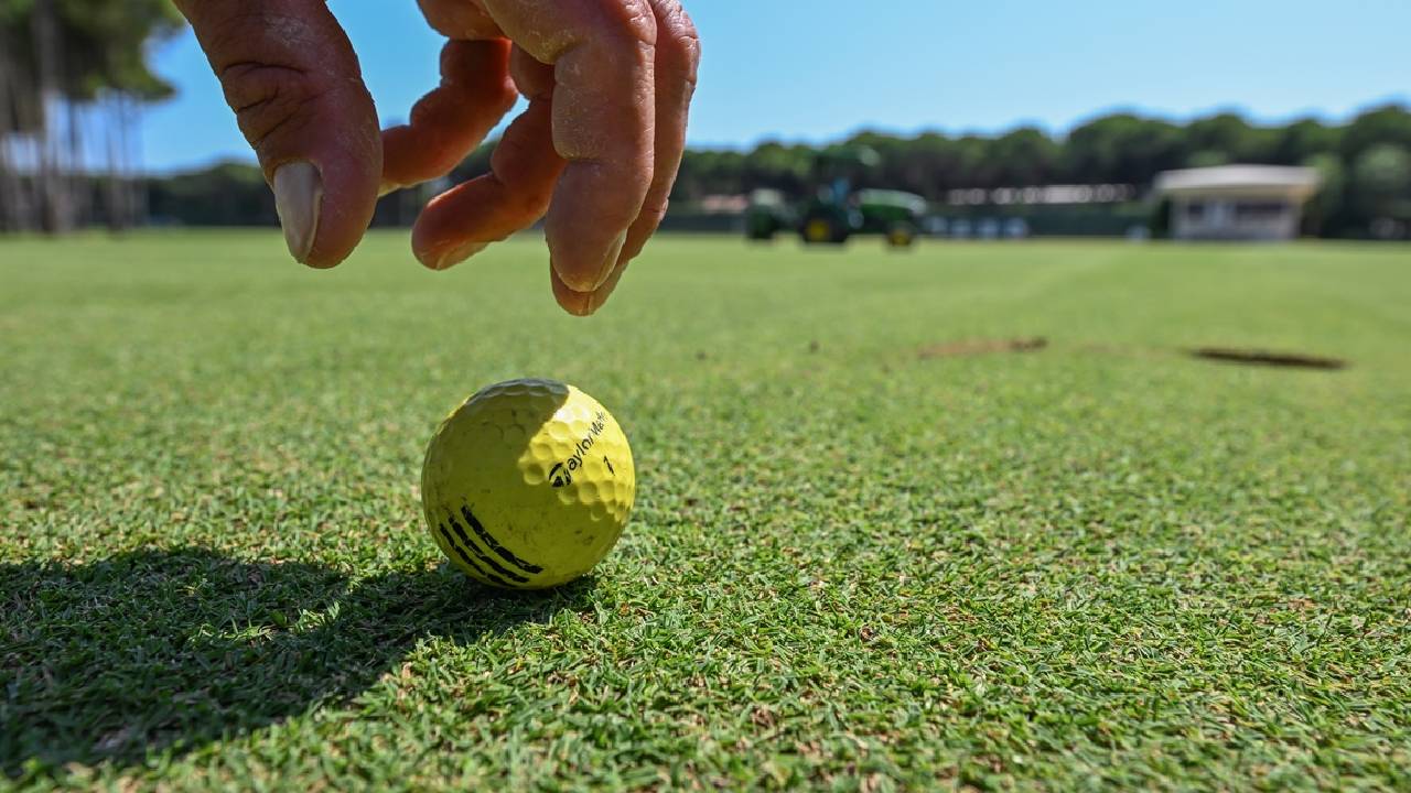 Astronotlar Antalya’da golf oynadı
