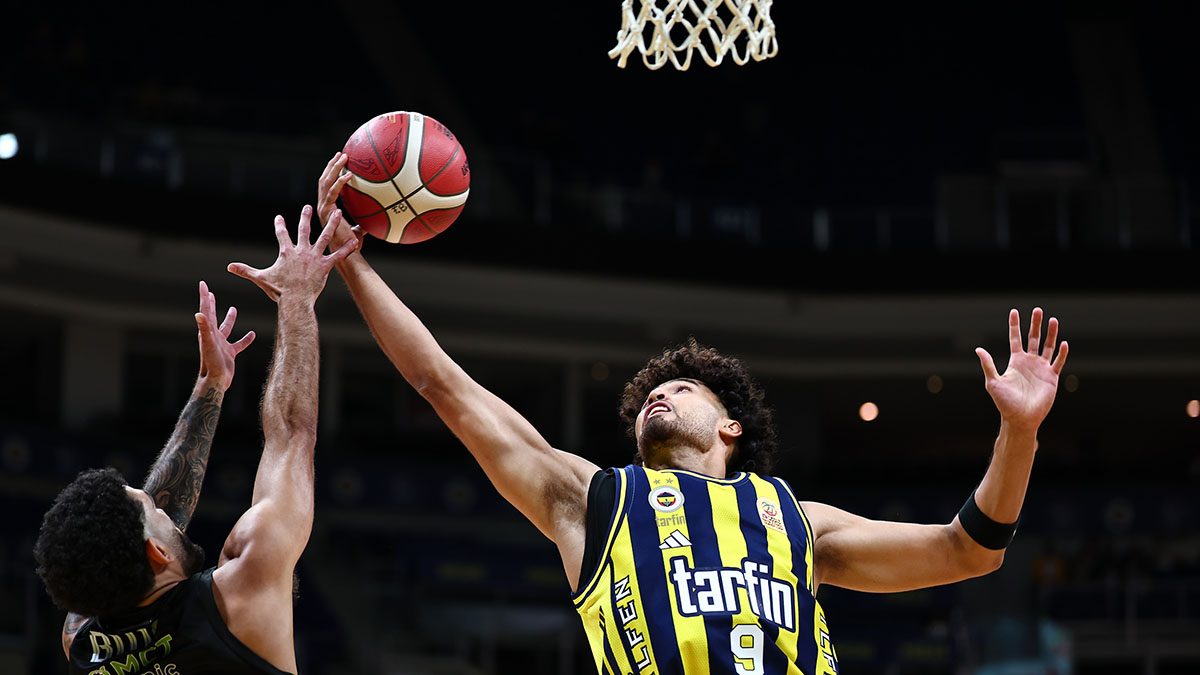 EuroLeague'de namağlup iki takım karşı karşıya