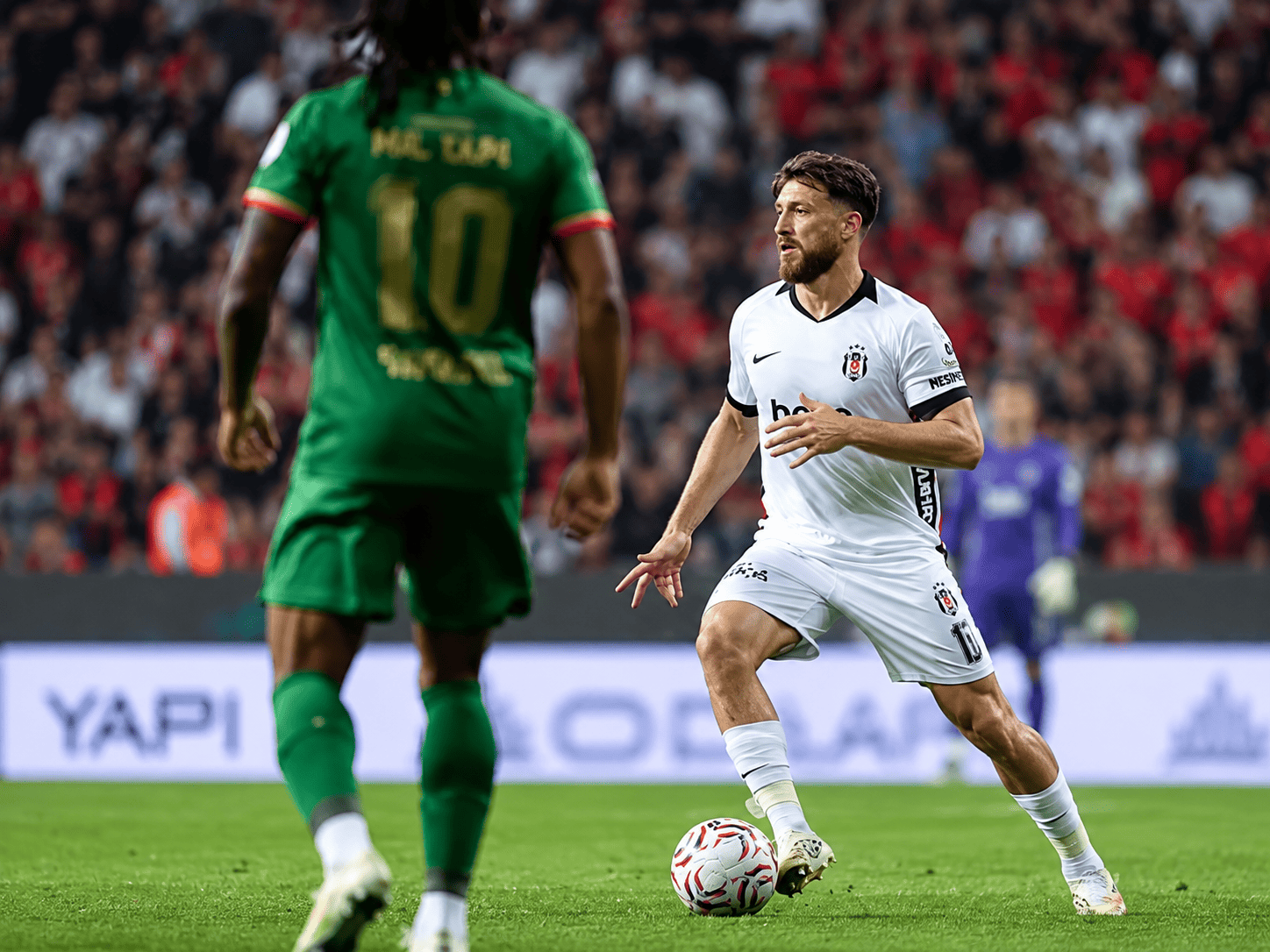 Salih Özcan Beşiktaş’ta değişilmez isim oldu