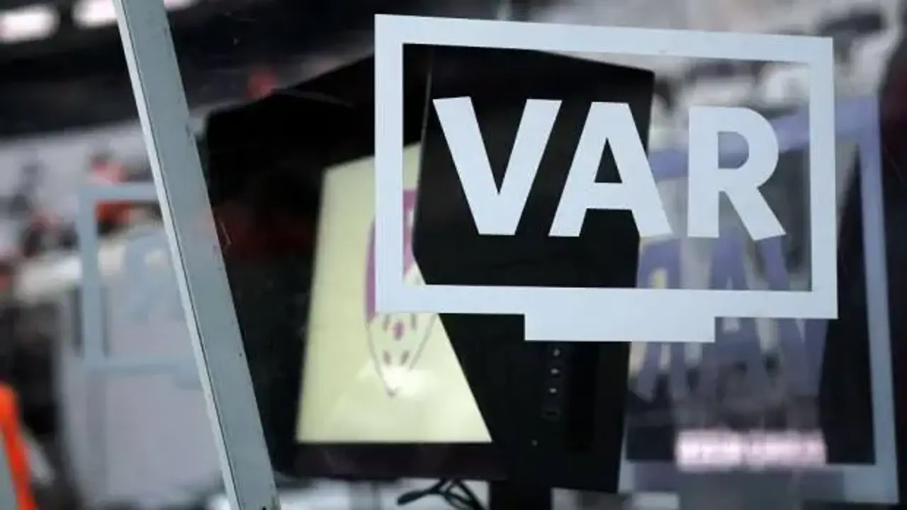 11 Ekim 2026 VAR kayıtları olay oldu! Üç büyükler maçlarında neler konuşuldu?