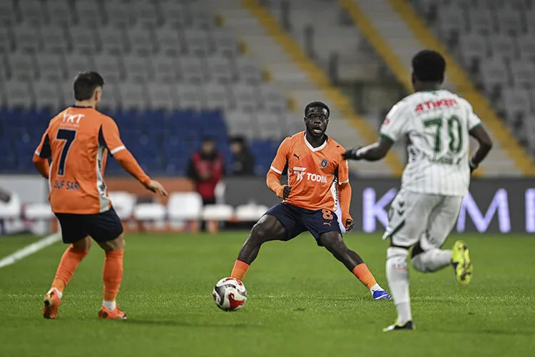 Konyaspor - Başakşehir FK maçı için geri sayım! Saat ve kanal belli oldu