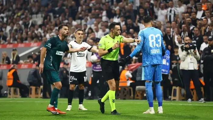 Eski hakemlerden kritik yorum: VAR devreye girmeliydi