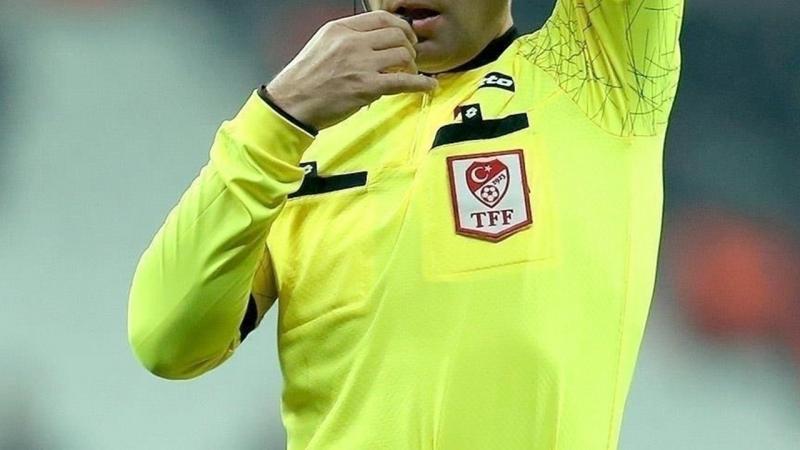 Süper Lig’de hakemlere küfür için yeni kırmızı kart kararı