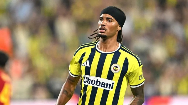 Archie Brown örgülü saçlarına veda etti