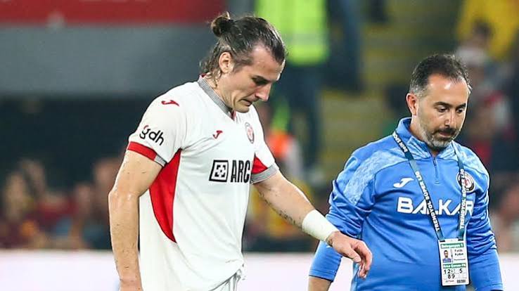 Çağlar Söyüncü Çorum FK formasıyla maçı tamamlayamadı