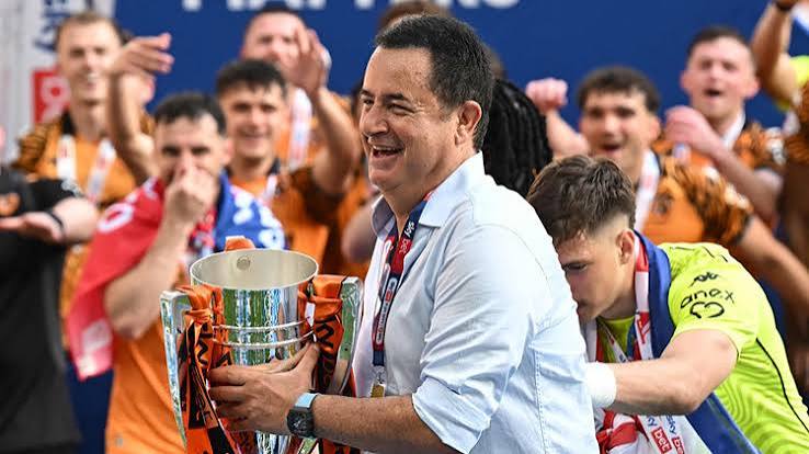 Acun Ilıcalı açıkladı: Hull City’ye iki teklif geldi